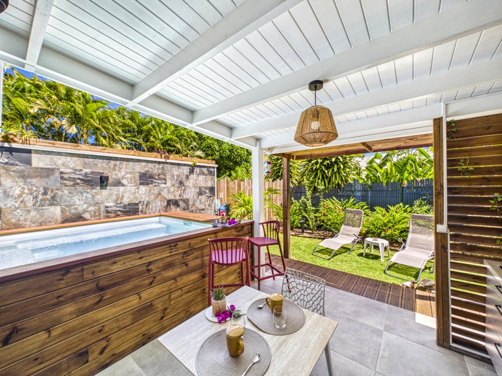1.Guadeloupe Sainte-Rose- location villa 2 personnes-piscine